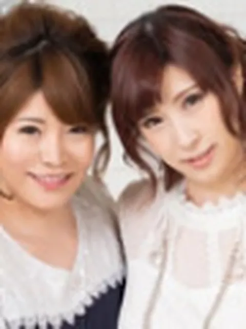 【人妻レズ】熟女芳芬！小衣くるみさんと折原ほのかさんが泡だけ纏ってラブラブクンニ♪♪