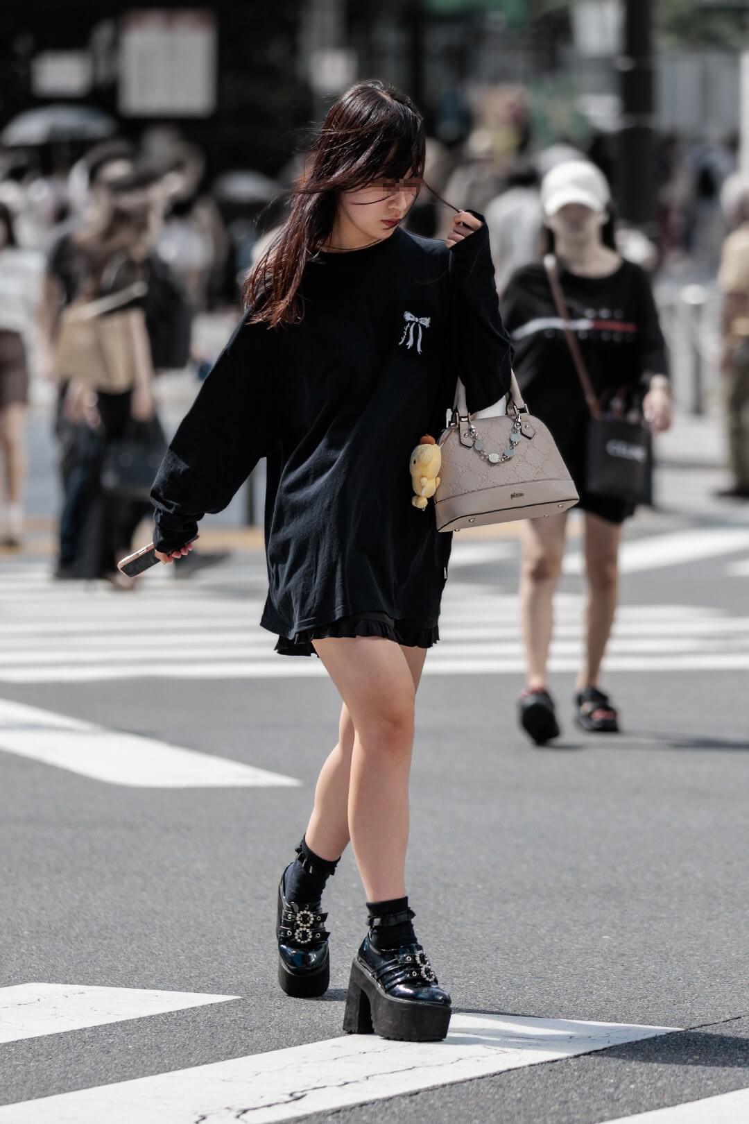 【画像】女ってこうやって眺めてるだけでもボキボキしてくる