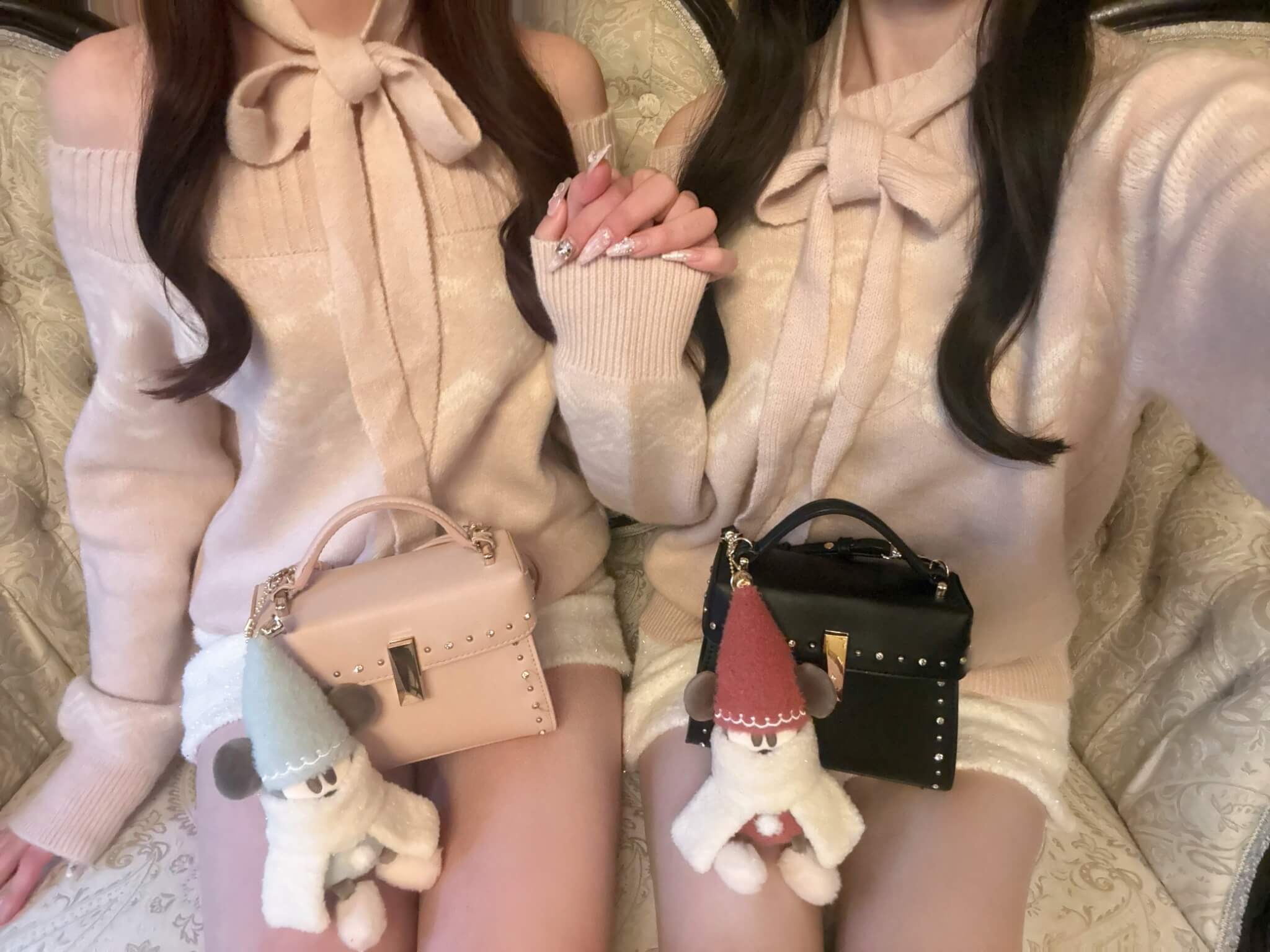【画像】向かいのおぢが映らないように写真撮ってるようにしか見えないスナ系女子ｗｗ