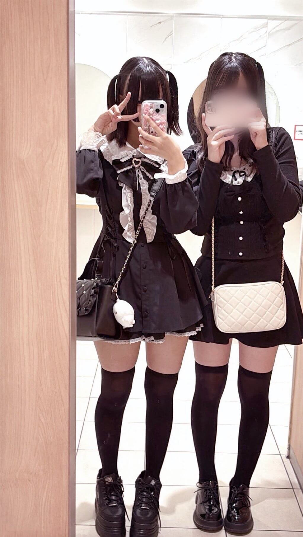 【画像】ニコイチと写真撮る地雷系女子がカワイくてパキハメ３Pしたいｗｗ