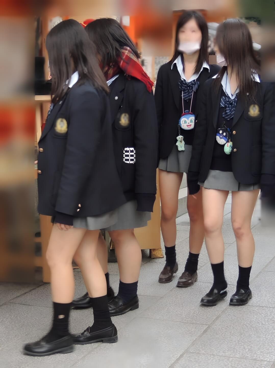 【画像】テンション上がって無防備な修学旅行の女子高生特集