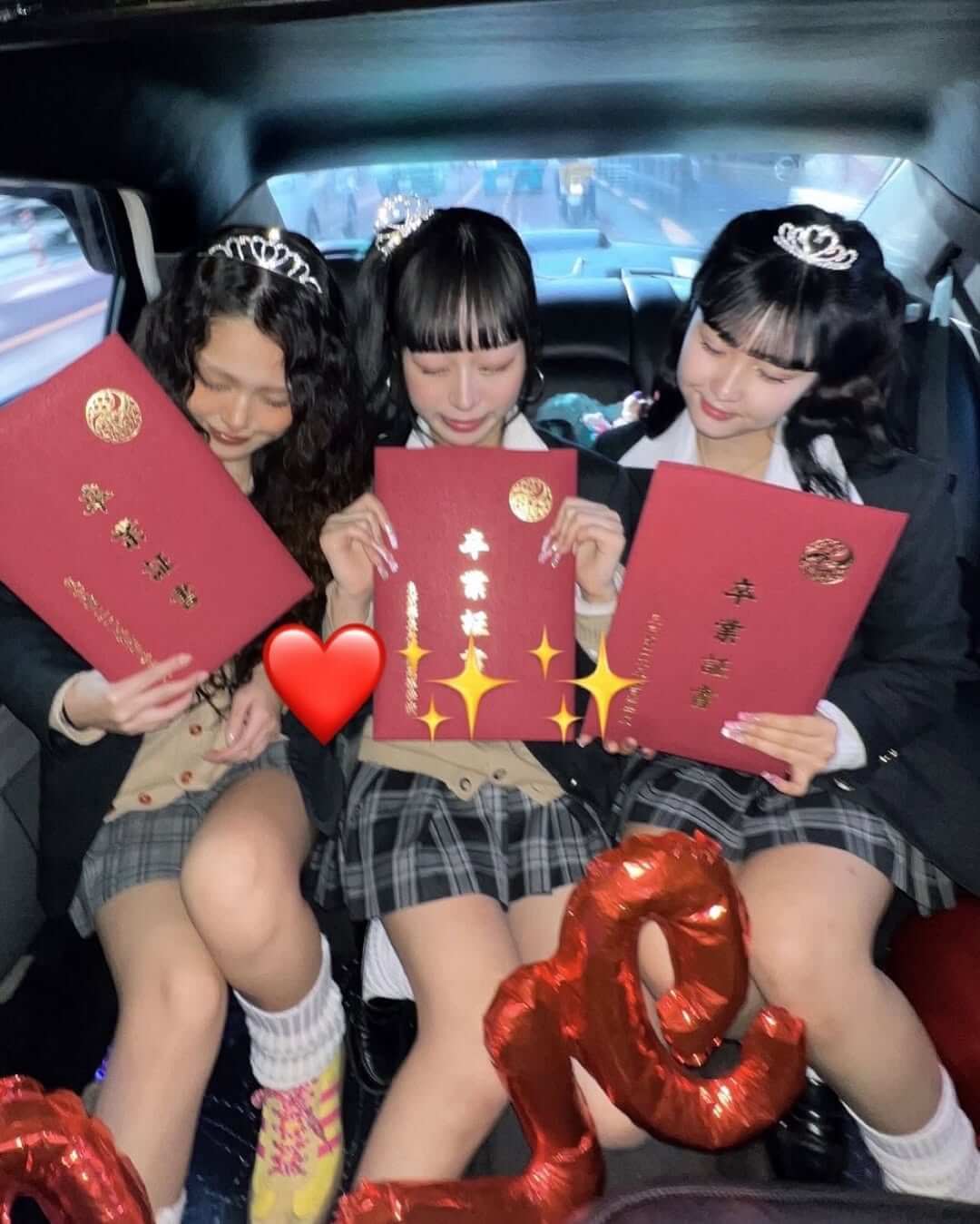 【画像】女の子の人生、ここがピークな制服ＪＫの卒業写真