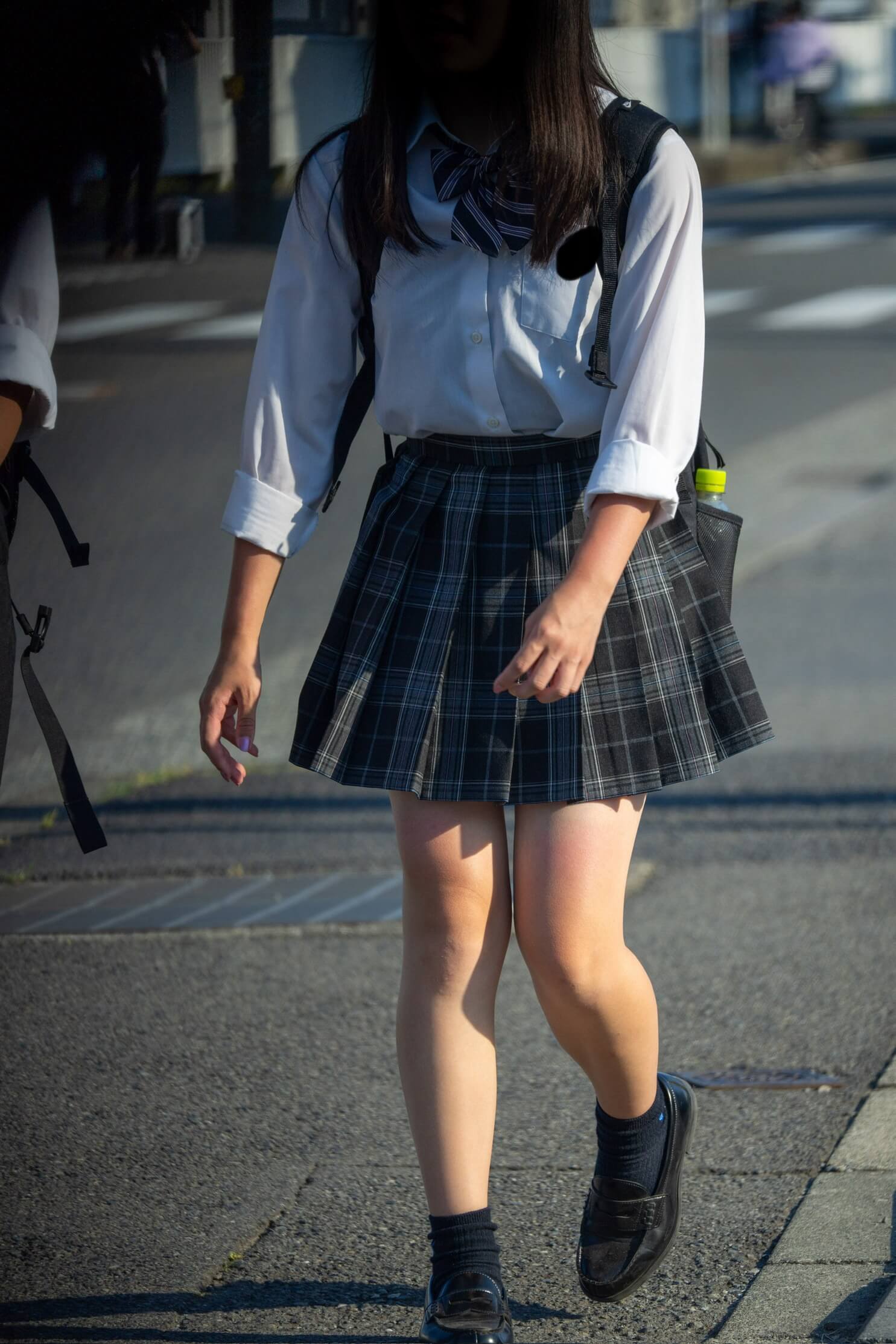【画像】こういう制服女子高生が街にいるだけで経済成長するだろｗｗ