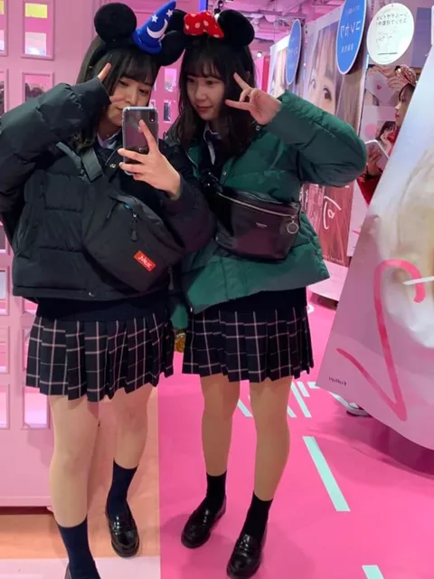 【画像】俺たちのち〇ぽマウスで喘がせたい制服ディ〇ニー女子高生