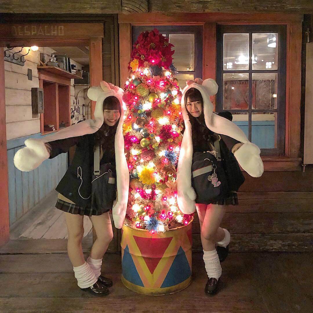 【画像】どうせ彼女とディ〇ニー行くなら制服ＪＫが居る時期だよなｗｗ