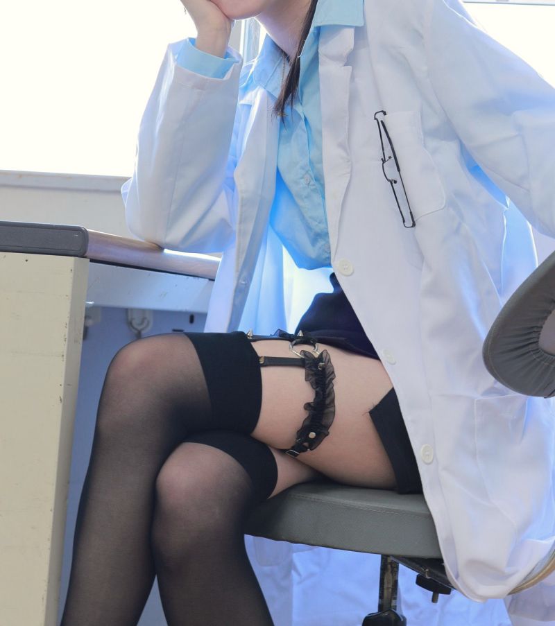 【画像】このセクシーな女医さん(21)に診てもらいたい場所ｗｗｗｗｗｗｗｗｗｗｗｗｗ