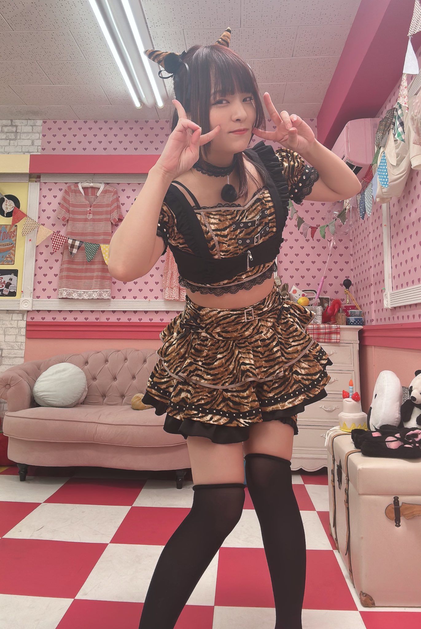 【悲報】あべみかこさん、なんか女装したおっさんみたいになってしまう…