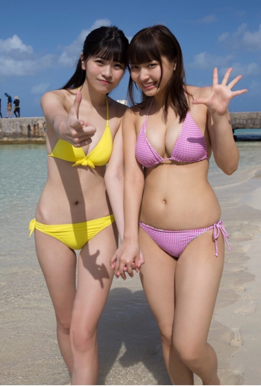 【画像】ムチムチ巨乳とスレンダー貧乳、どっちとイチャつきたい？