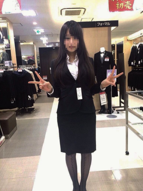 【画像あり】新卒の女の子、ガチでエロいwwwwwwwwwww