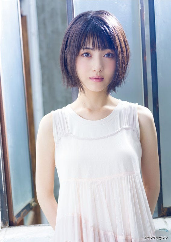 【画像】顔は浜辺美波レベルでオッパイがこういう女の子がいたら付き合える？