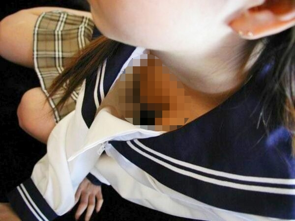 【画像】男子高校生を全員勃起させた「授業中の女子高生」の姿がこちらｗｗｗｗｗ
