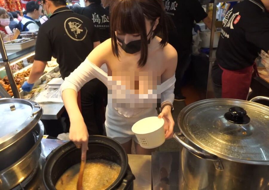 【動画】看板娘さん、おっぱいサービスが生意気すぎるｗｗｗｗｗｗｗｗ