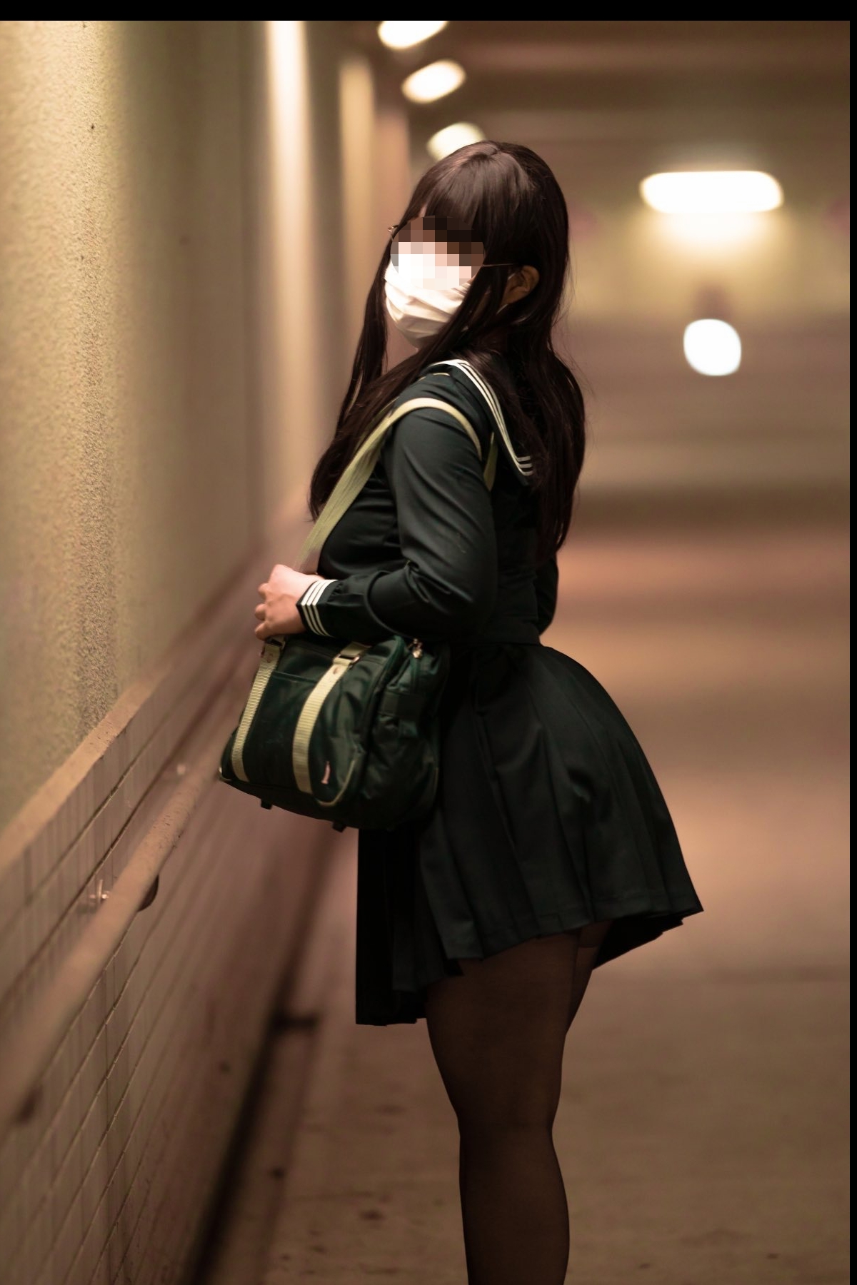 【画像】清楚系JK、えげつない下着を履いていた…