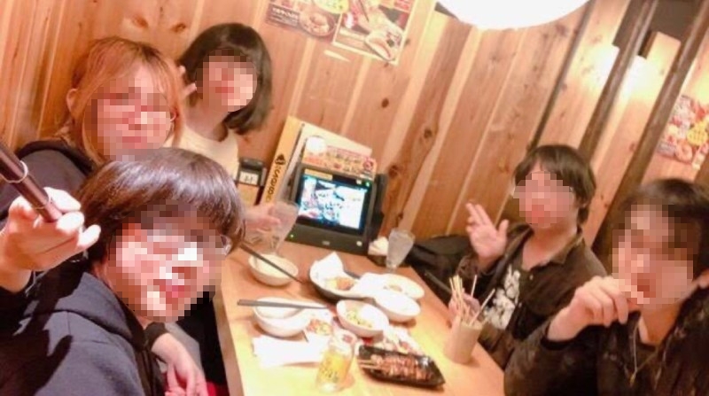 【画像】チー牛が集まり地獄のような飲み会をしてしまう…