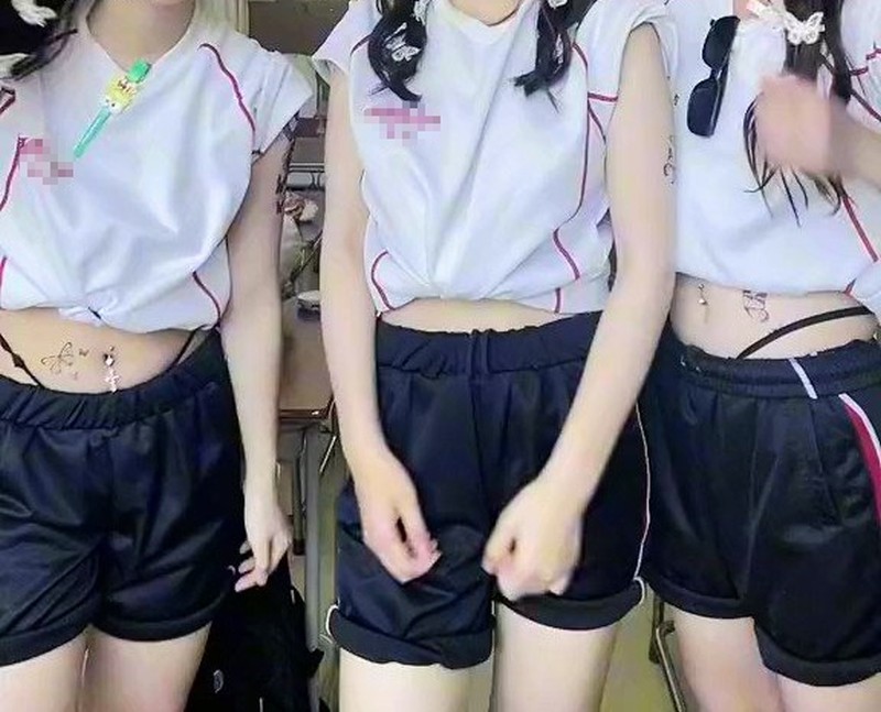 【画像あり】令和ＪＫさん、痴女みたいなファッションをしてしまう…