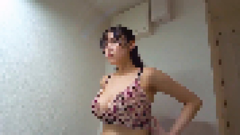【動画あり】巨乳のブラ乳入れがえっろいｗｗｗｗｗｗｗｗｗｗｗｗｗｗ