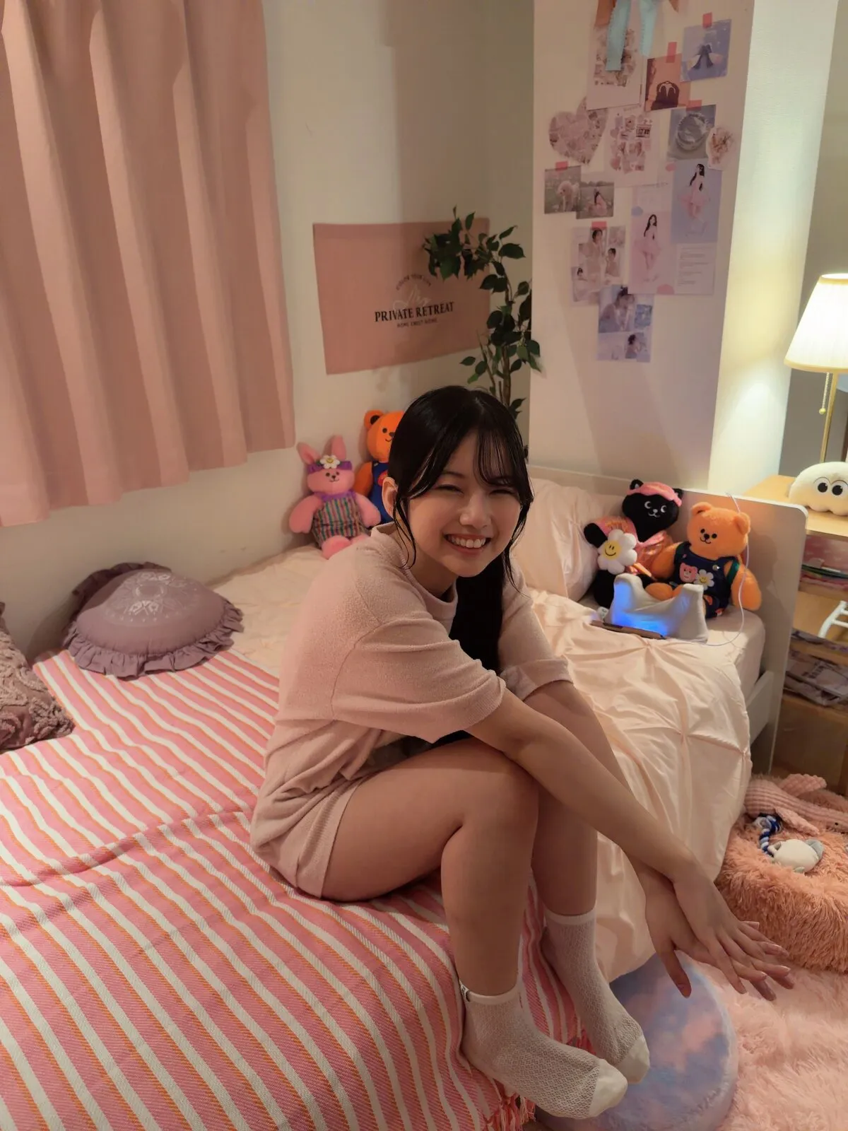 【画像】こういう綺麗にしてる女の部屋のベッドでするぐちゃぐちゃセ●クスの背徳感ｗｗｗｗ