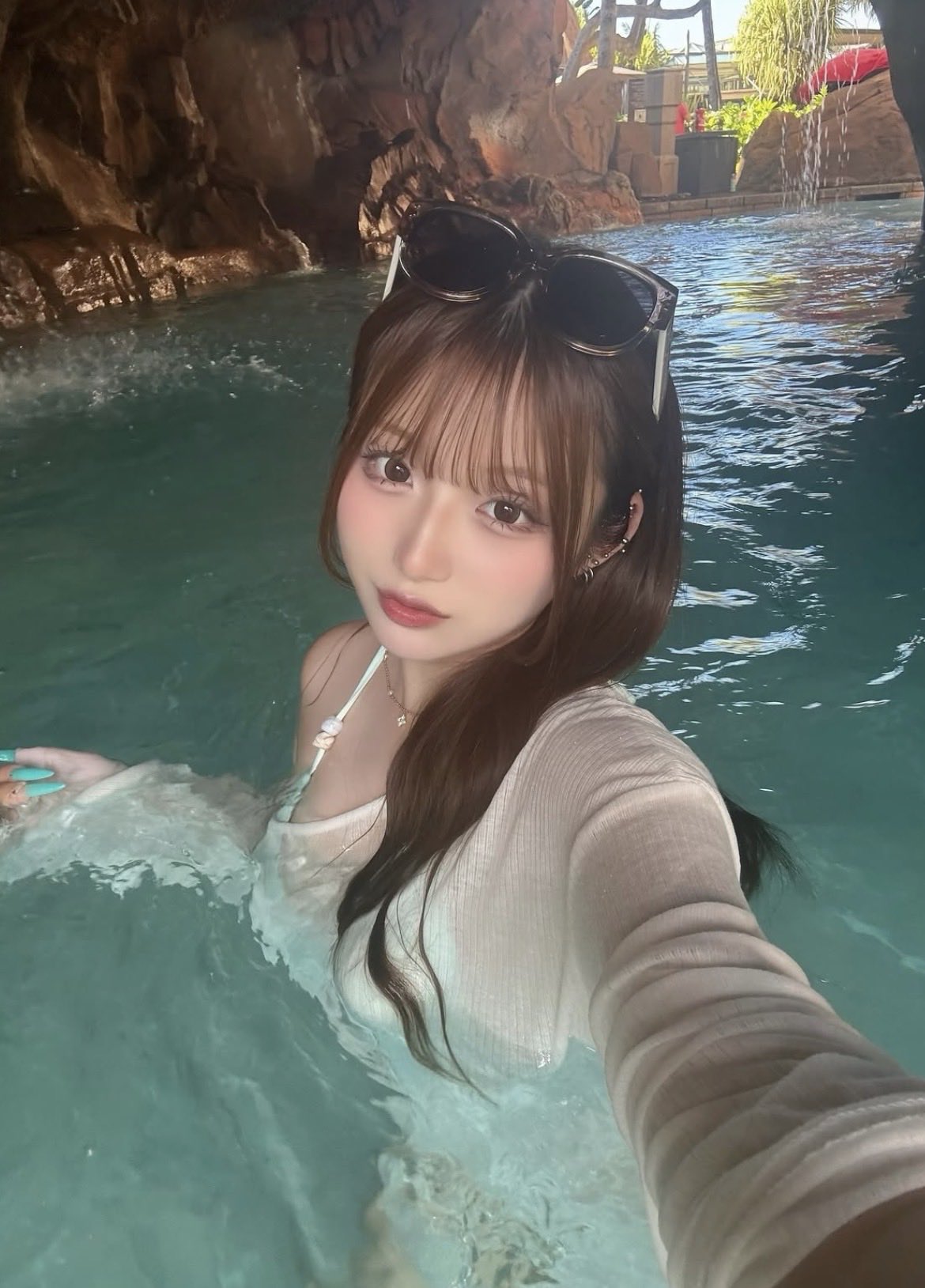 【画像あり】モー娘。辻の娘(18)の水着姿wwwwwww