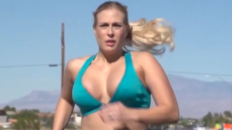 爆乳の女性が走ったらやっぱりおっぱいが揺れまくるんだねｗｗｗ