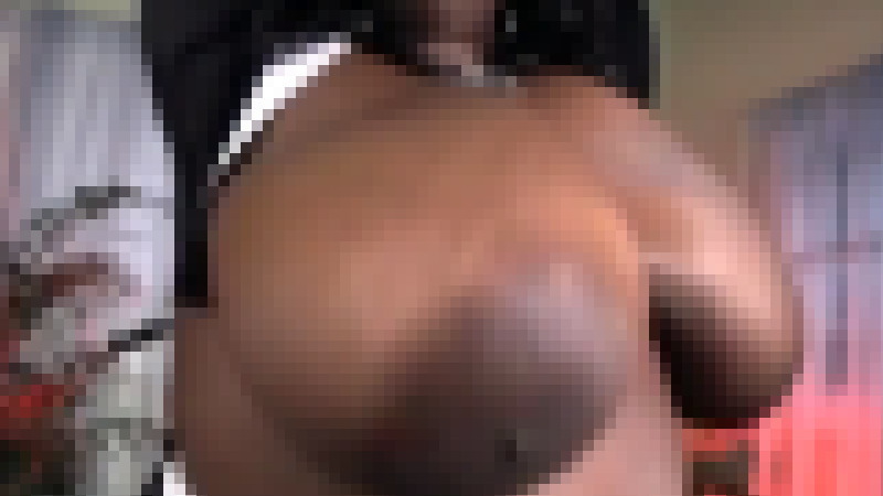 黒人女性の柔らかそうで超爆乳を揺らしまくってますが・・見なくていいかも・・・