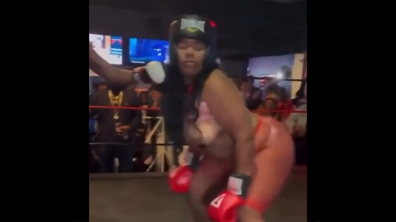 ブラジルでは素っ裸の女性がバスに乗っている事がたまにあるらしいｗｗｗ