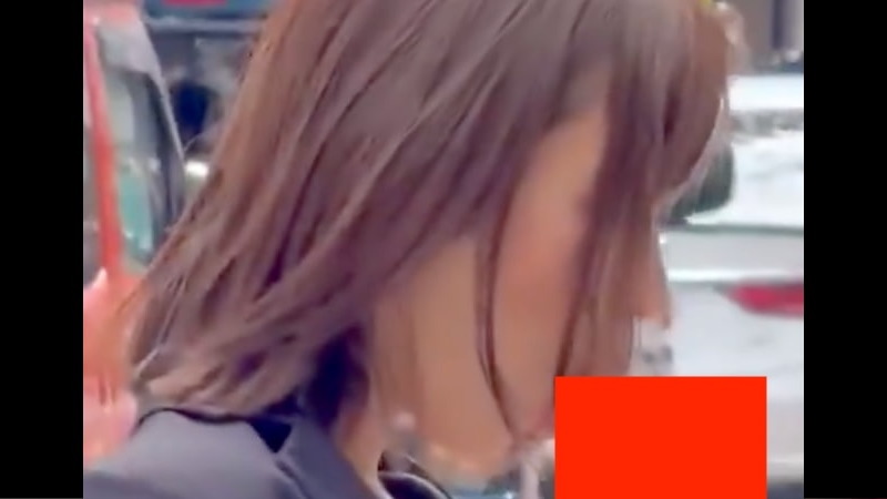 【動画】 新橋でフ○ラしてる美人OLが激写される。これはエ□い