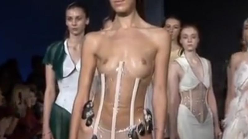 実はファッションショーってモデルのおっぱいを見放題なのをご存知ですかｗｗｗ