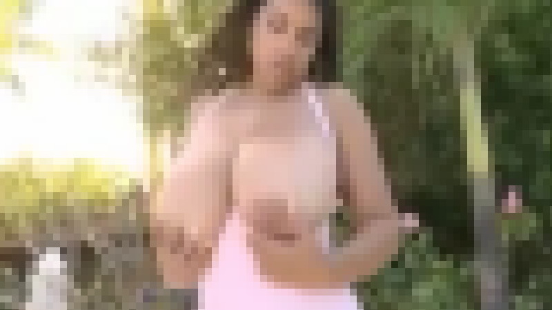 爆乳女性が街中でおっぱいを見せまくっていてムラムラするぅｗｗｗ