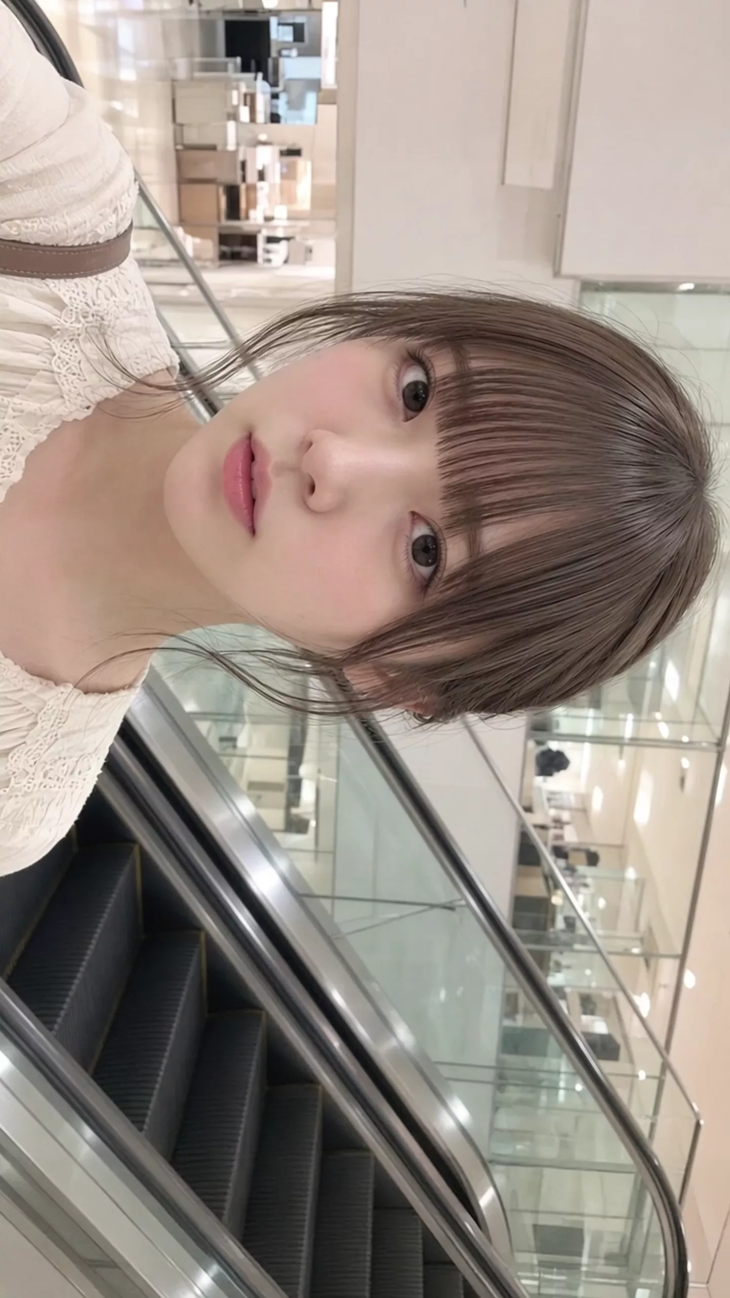 【AIエロ動画】デパート痴漢