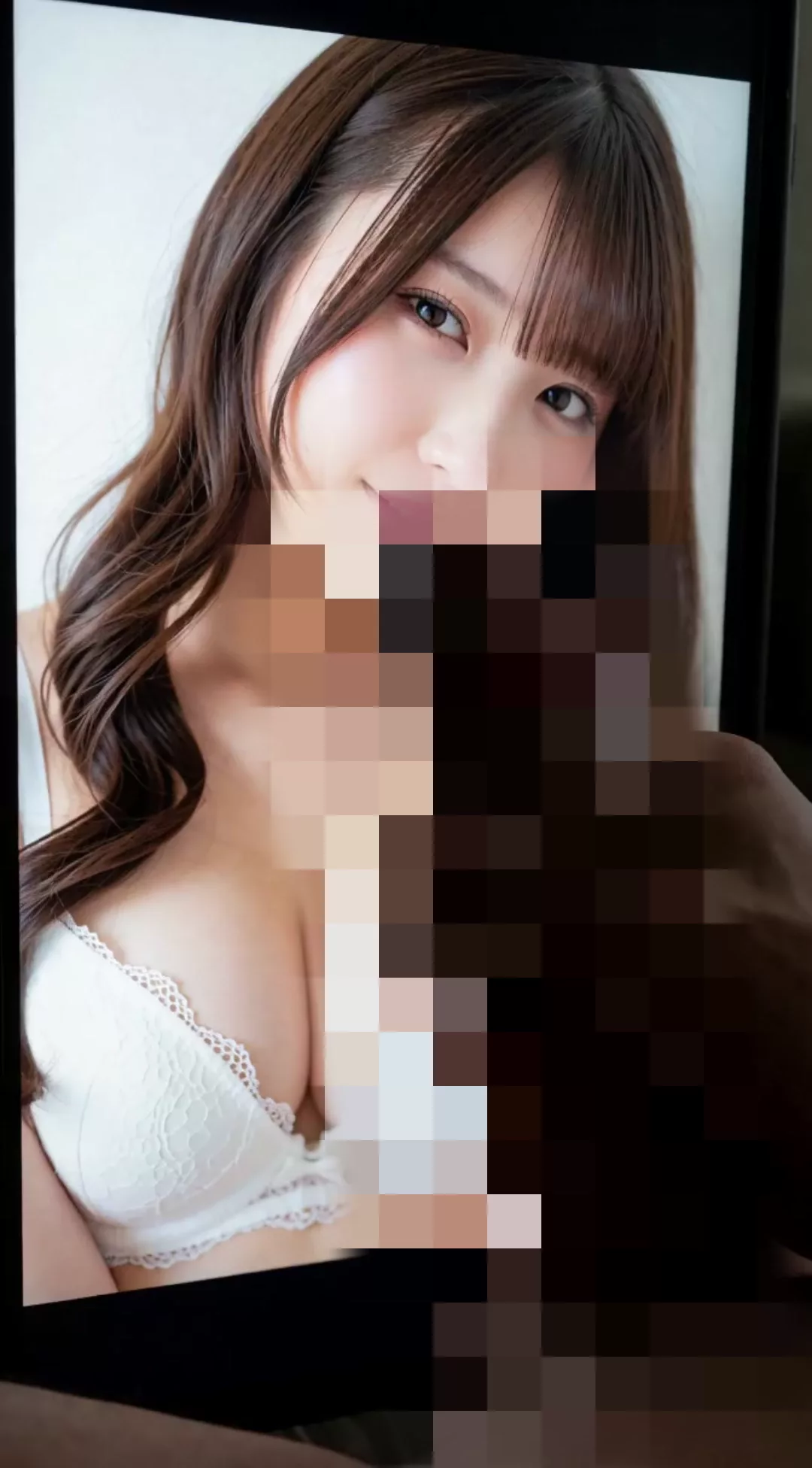 【AIエロ動画】アイドル写真にぶっかけ
