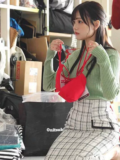 本格派デビュー?となる美少女SOD女子社員｢松永あかり｣の初絡みとプライベートハメ撮り