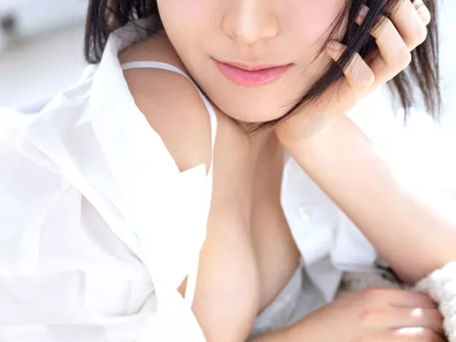 アナウンサー志望の美形JDな｢瀬緒凛｣･･･低身長ながらの巨乳ボディーへハメ撮り&顔射