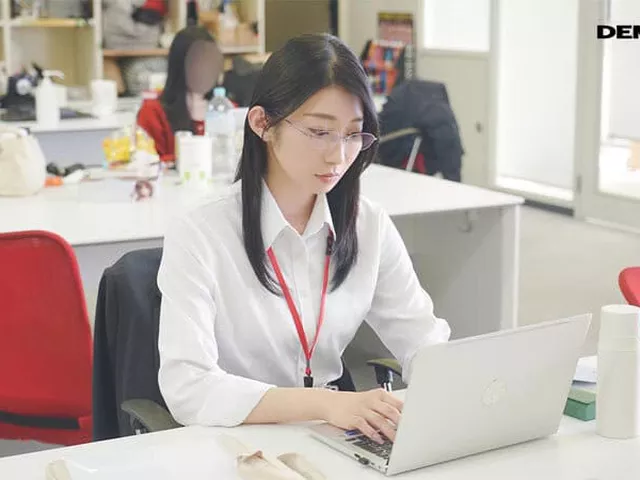 超絶美人なSOD女子社員の秘書『守屋よしの』･･･イキ顔とエロスタイルを初披露する