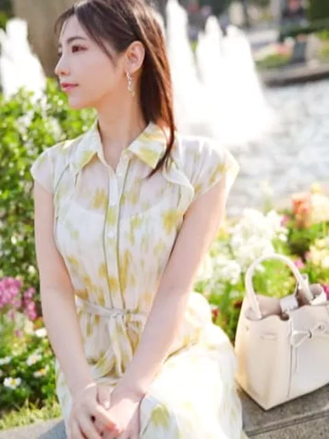 清楚系美人妻は夫に内緒で濃厚ベロキスが好みとなり経験人数100人超で性欲ハチャメチャ