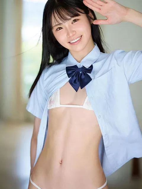 子役事務所に所属の元子役JD新人『櫻ももな』は超Acupちっぱいで奇跡のプロポーション