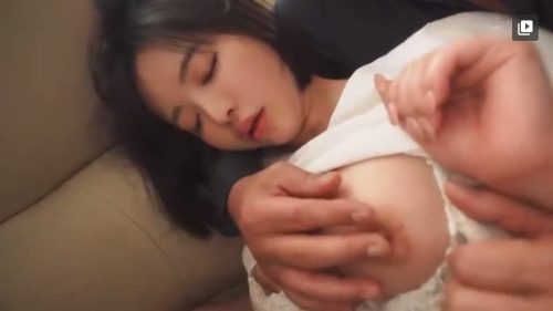 ＜巨乳お姉さん×パイパン＞「乳首感じる❤」男に乳首を弄られまくって感じまくる美人お姉さんが極太肉棒に悶絶ｗ