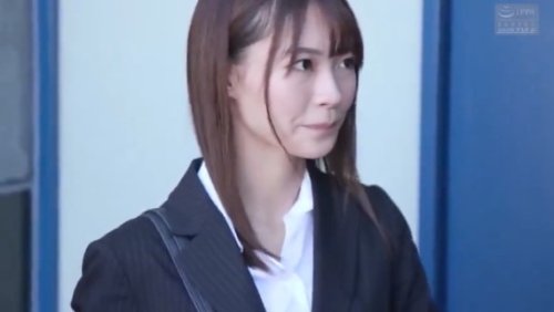 【東條なつ】《エロ動画×人妻･相部屋》美人奥さんが鬼畜上司と相部屋になり難度も強姦される始末