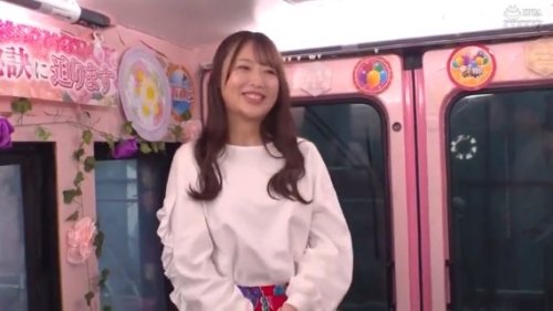 【及川莉央】《エロ動画×MM号》美しい人妻をマジックミラー号に招待し若い男の子とヤラせる企画！