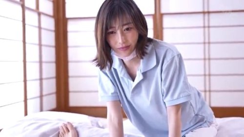 【蒼山愛奈】《エロ動画×お姉さん･老人介護》おじいさんの生殖処理をさせられる美人介護士のお姉さんｗ
