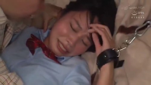 【美丘さとみ】《エロ動画×JK･レイプ》学校から帰宅途中に見知らぬ鬼畜オヤジに誘拐され秘密倉庫で手足を拘束され中出しレイプされるJK女子