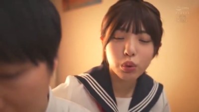 【白桃はな】《エロ動画×JK･痴女》むちむちボディに成長した幼馴染が密着して誘惑する下品なほどにエロい無自覚ゼロ距離おねだり地獄