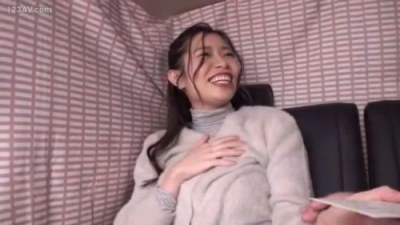 《エロ動画×素人･人妻》ロケ車ナンパに即落ちした巨乳人妻がセックスレス４年の反動でホテル中出しを懇願してきた素人ビッチの末路