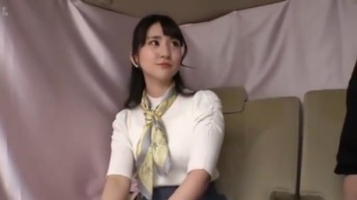 《エロ動画×素人･人妻》結婚七年目でレスに悩むセレブ妻をロケ車で誘惑しホテルへ連れ込み溜まった欲求をぶつけるように中出しした