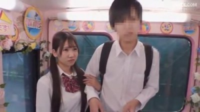《エロ動画×JK･MM号》マジックミラー号！モニタリング企画で恋人を放置して男に奉仕するJKが初めての刺激にびしょ濡れになり生で注ぎ込まれる