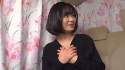 《エロ動画×素人･人妻》セックスレスの日々に欲求不満を募らせていた奥さんがロケ車という密室で欲望を爆発させて激しく求め合う瞬間