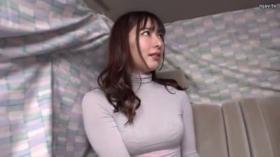 《エロ動画×素人･人妻》真面目な銀行員の人妻が日常の寂しさを埋めるために仕事帰りのロケ車で秘密の出会いに溺れていく