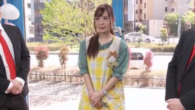「素人動画」保育園の先生をマジックミラー号に誘って電マでまんこを震わせたら我慢できず種付けした