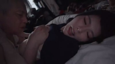 【黒島玲衣】「動画」隣のキモいおっさんの部屋に引きずり込まれ抜け出せない恐怖と悪臭の中で狂ったように腰を振られまくる絶望の肉便器生活 CAWD-884
