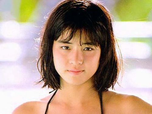 石田ゆり子さん画像集93枚【セミヌード】
