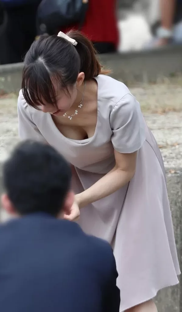 【画像】 胸チラって抜けるよなｗｗｗｗｗｗ